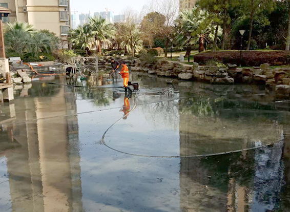 凤凰景观池淤泥清理